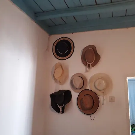 Relaxing House One Step From The Beach 度假居 *